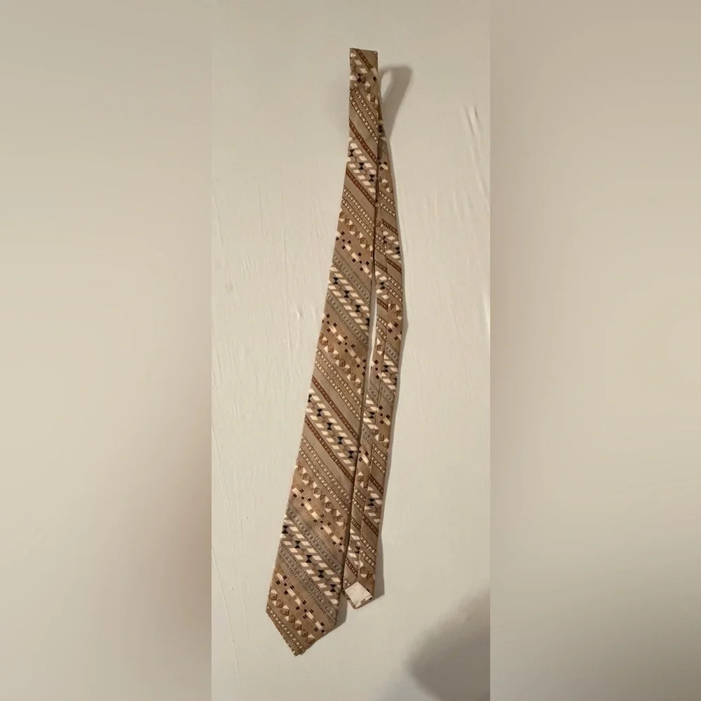 Elegant Beige and Brown Silk Tie